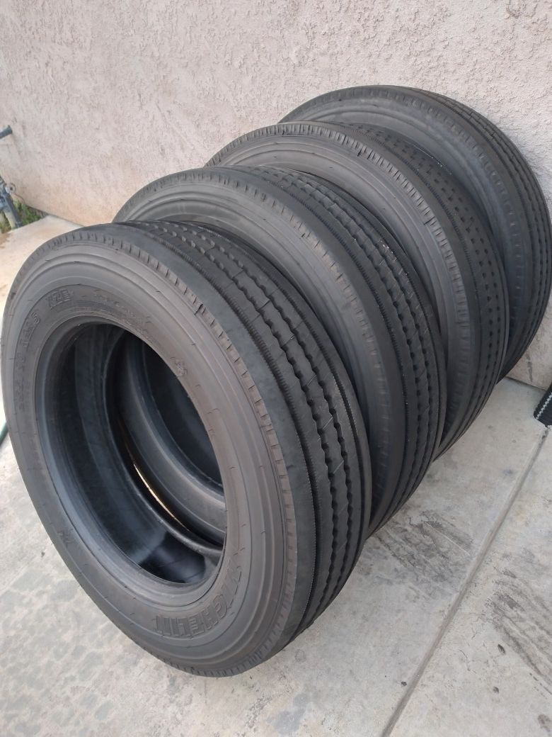 MICHELIN XZE 255/70/22.5 ALL POSITION TIRES