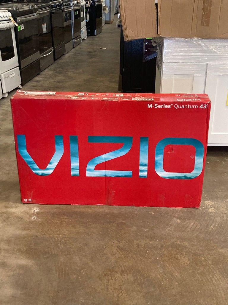VIZIO M43Q6J04 43 Class MQ6 4K UHD SMART TV for Sale in Denver, CO