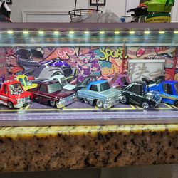 HOT WHEELS DIORAMA W/ CARS