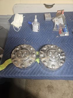 Dodge Ram 2500 Center Caps