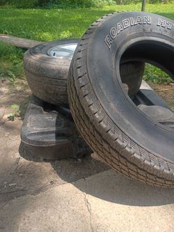 225/75/R16 Capitol Roadian HT, tire -235/70R16 tire w rim