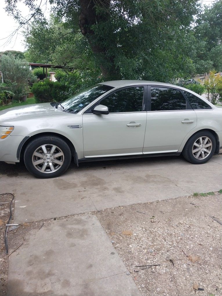 2008 Ford Taurus