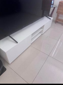 Tv stand white for a 65” tv
