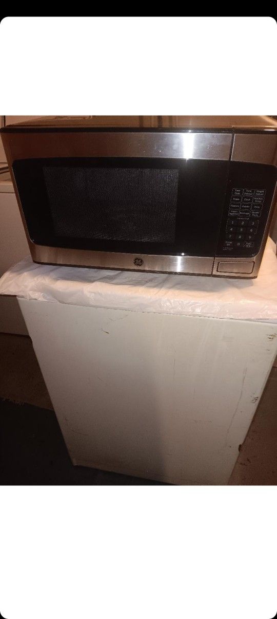 GE Stainless Steel Microwave
