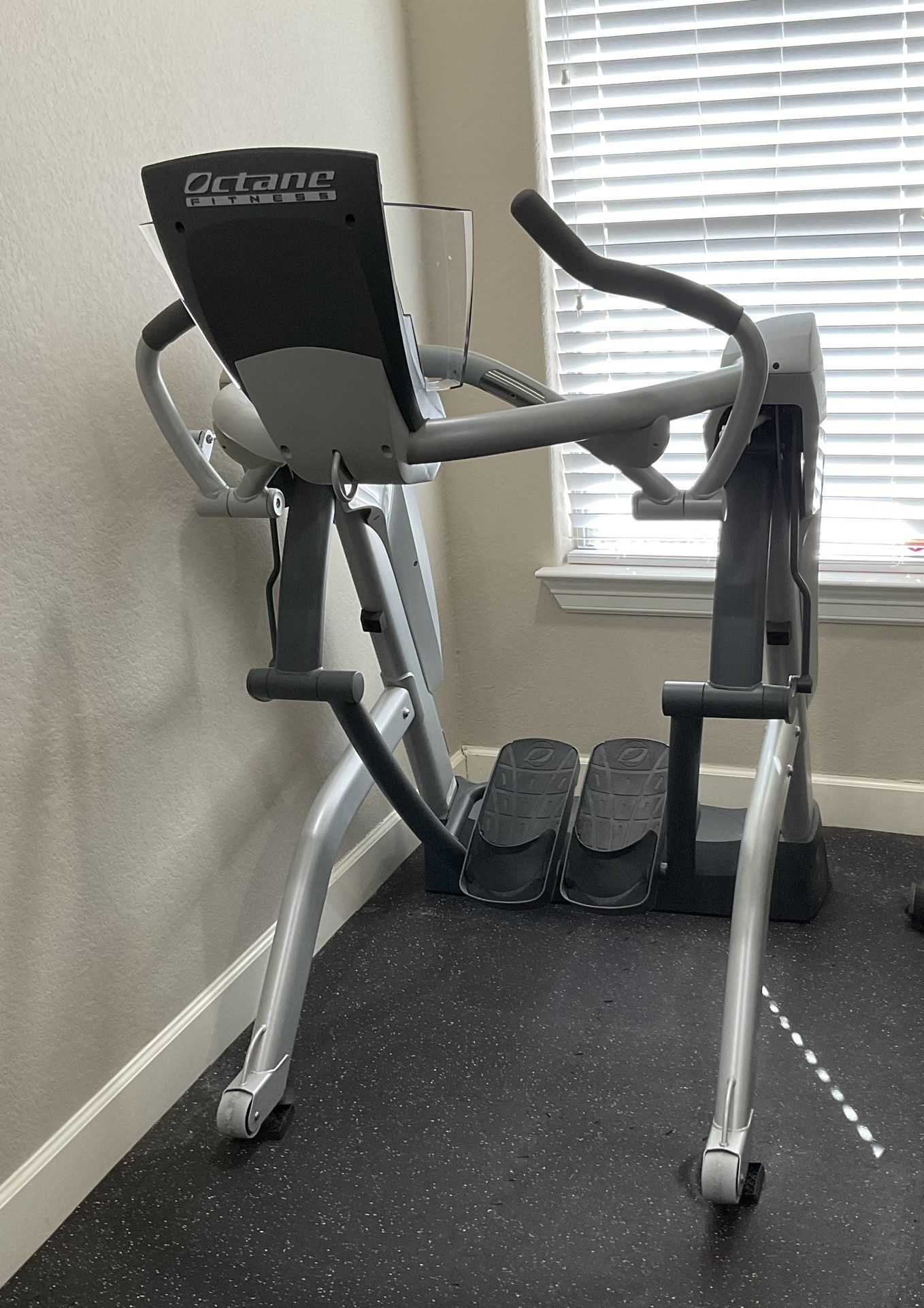 Zero Gravity Runner - Octane Fitness ZR7