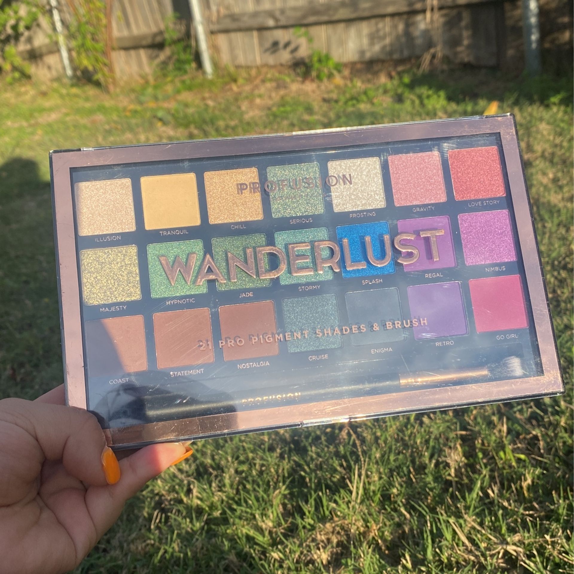 WANDERLUST Profusion Eyeshadow Palette