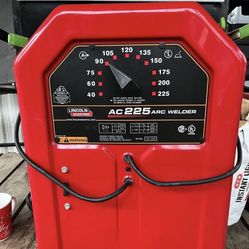 Arc Welder 225 (like New)