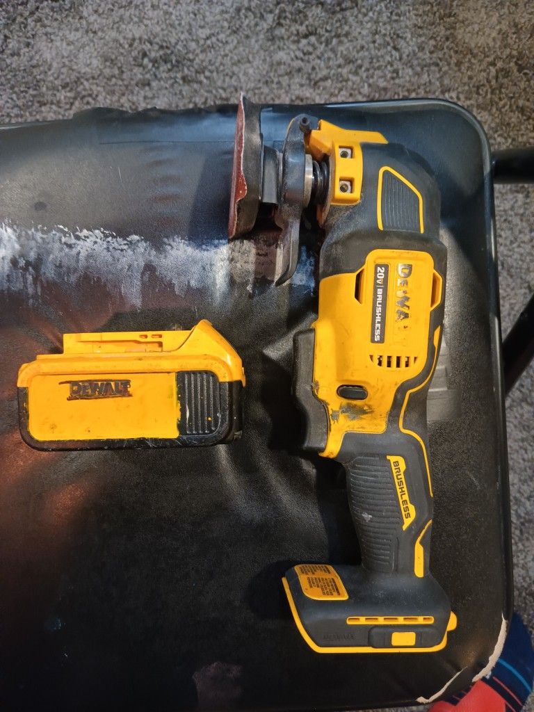 DeWalt DCS354 Cordless Multi Tool And 5ah Battery