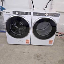 Whirlpool Smart Washer And Electric Dryer