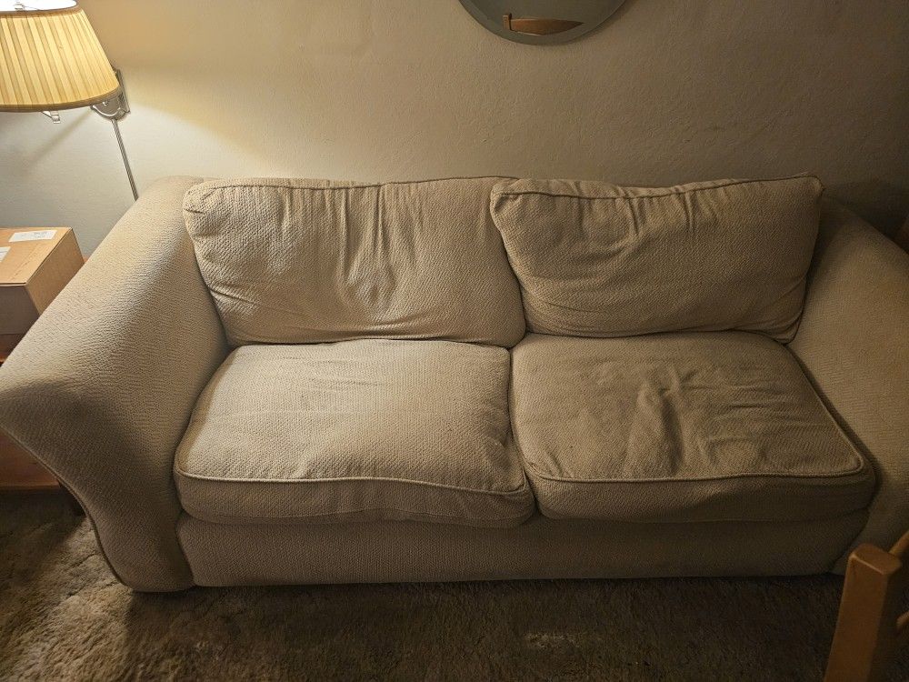 Couch (Free)