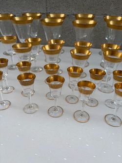 31 pc beautiful Vintage crystal wine champagne shot glasses set altogether $55