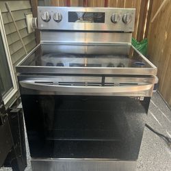 LG Oven Electric 30 in. 6.3 cu. ft. Smart Wi-Fi Enabled Fan Convection Electric Range Oven with AirFry and EasyClean in. Stainless Steel