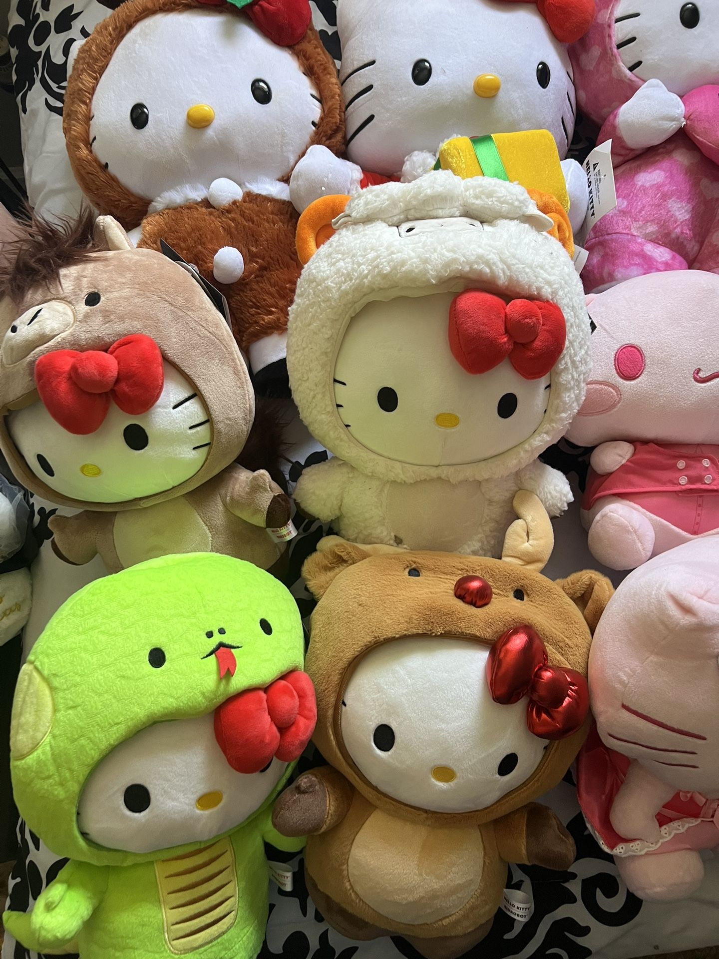 Hello Kitty And Friends Plushies