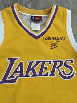 Kobe bryant on sale jersey youth medium