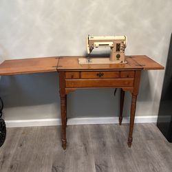 VINTAGE SINGER SEWING MACHINE 301A