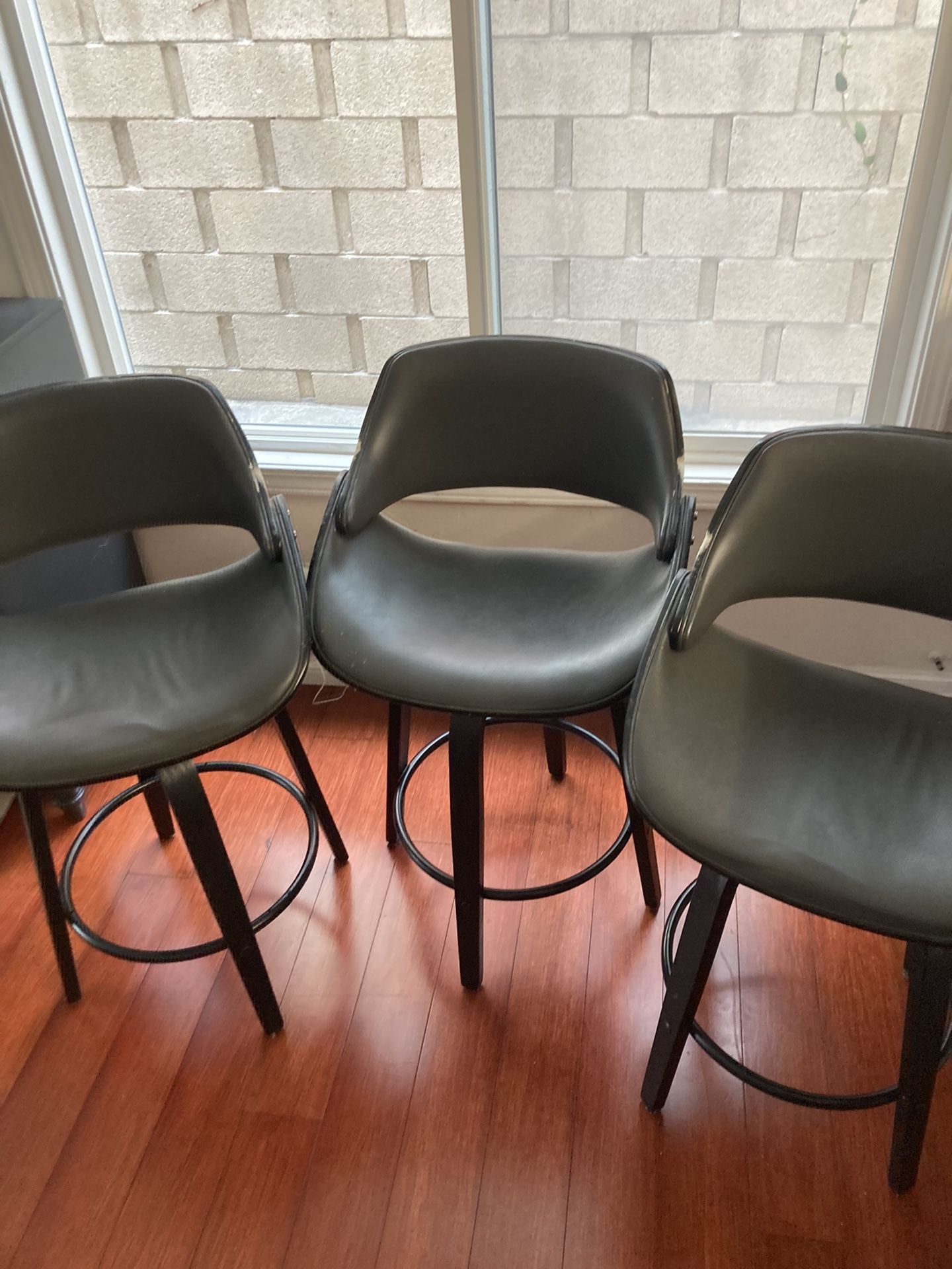 3 Bar Stools