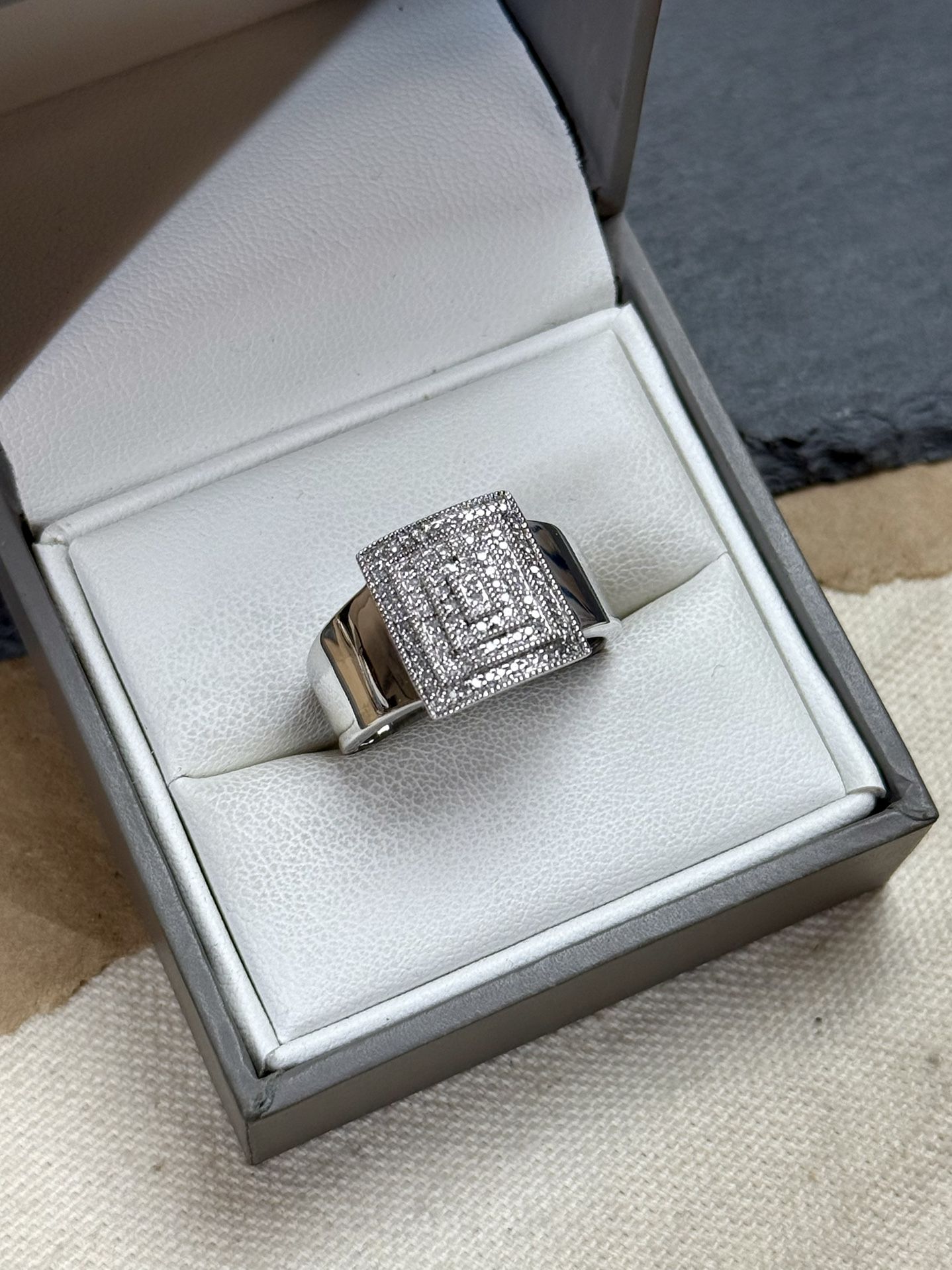 925 Sterling Silver Genuine Diamond Pyramid Ring