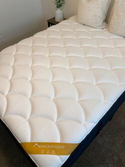 The DreamCloud Premier Rest, King, Like New, Perfect Condition