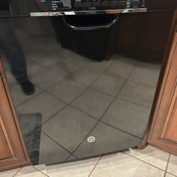 Black Ge Dishwasher GDF650SGJ0BB