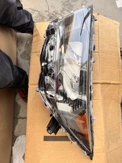 2019 - 2022 Rav 4 Driver Side Headlight 