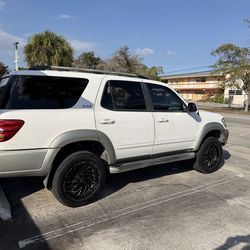2004 Toyota Sequoia