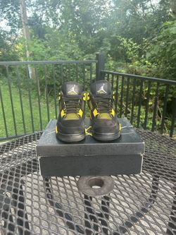 Jordan 4 Retro Yellow Thunder