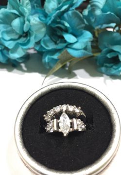 Wedding ring Sizes only 6 and 7