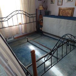 bed frame wood and metal clean.  no damage. nice one