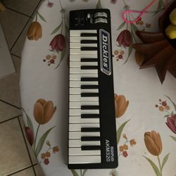 AKM320 Midi Keyboard 32 Keys (NO CABLE)