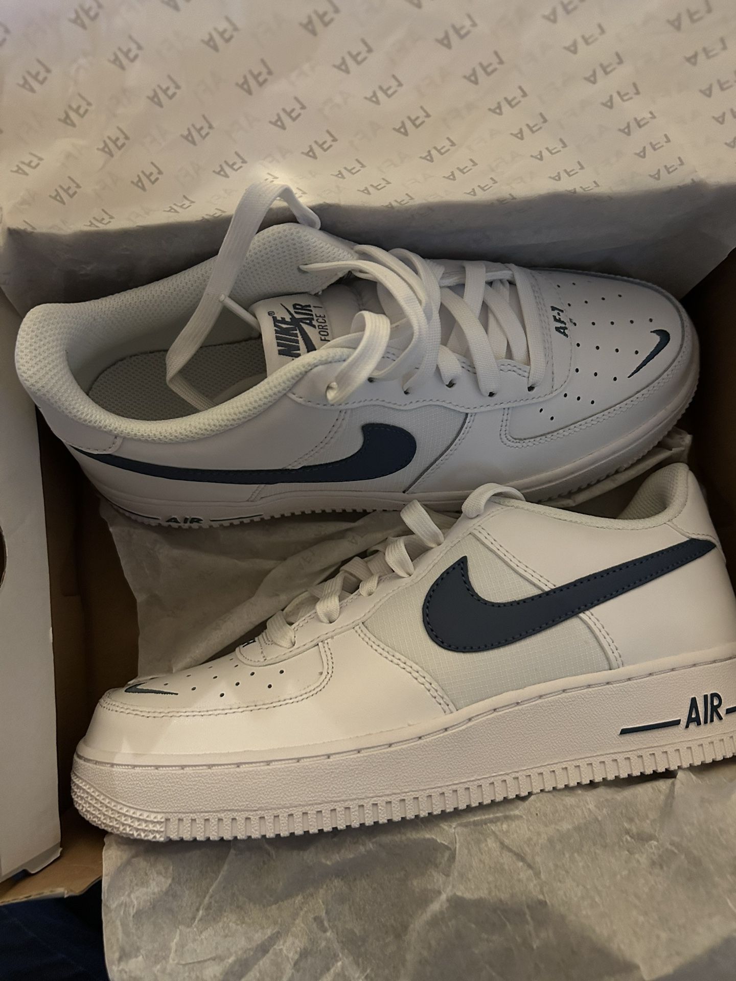 Air Forces 6.5Y Never Worn