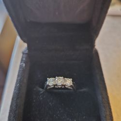 1.21 Carat 3 Diamonds