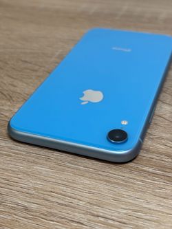 iPhone XR - Unlocked - 64GB 