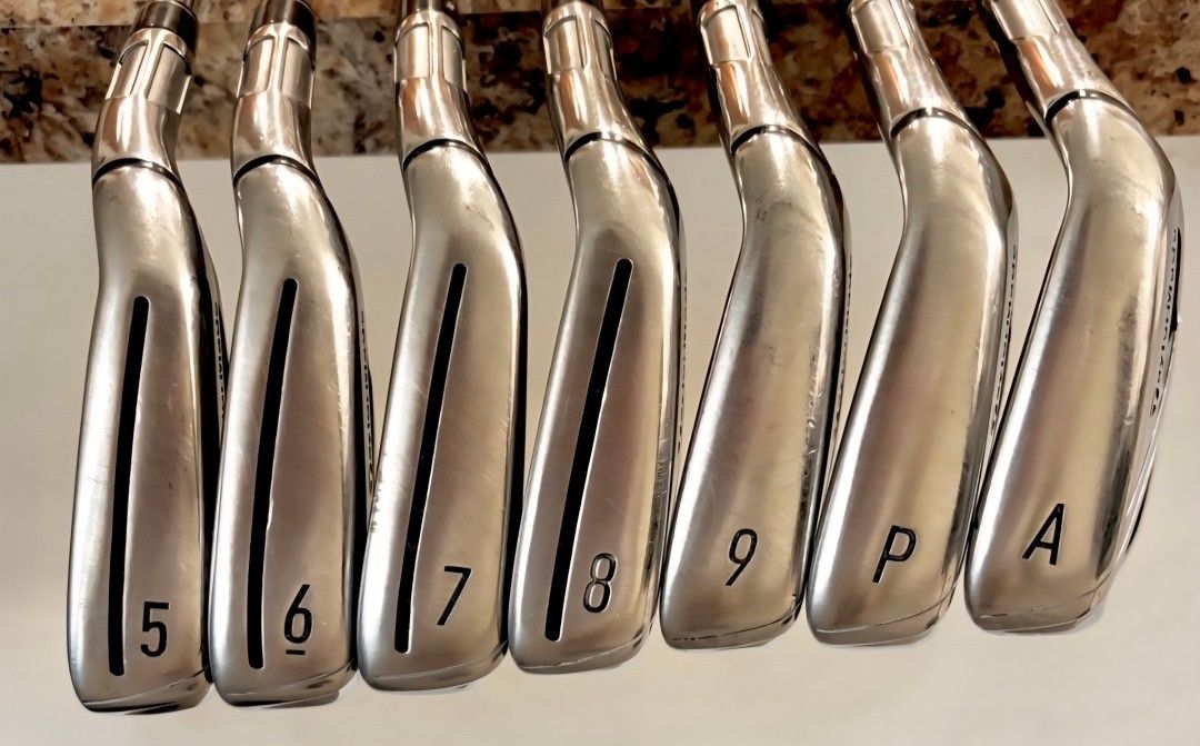 Taylormade Sim Max Iron Set 5-AW With Taylormade putter