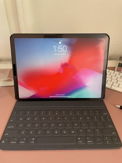 Apple iPad Pro 11” With Apple Keyboard 