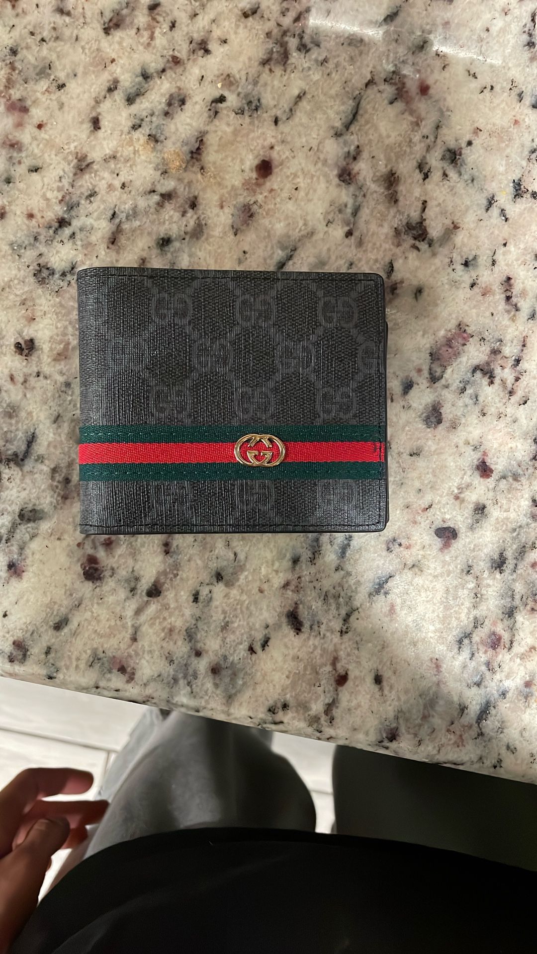 gucci wallet