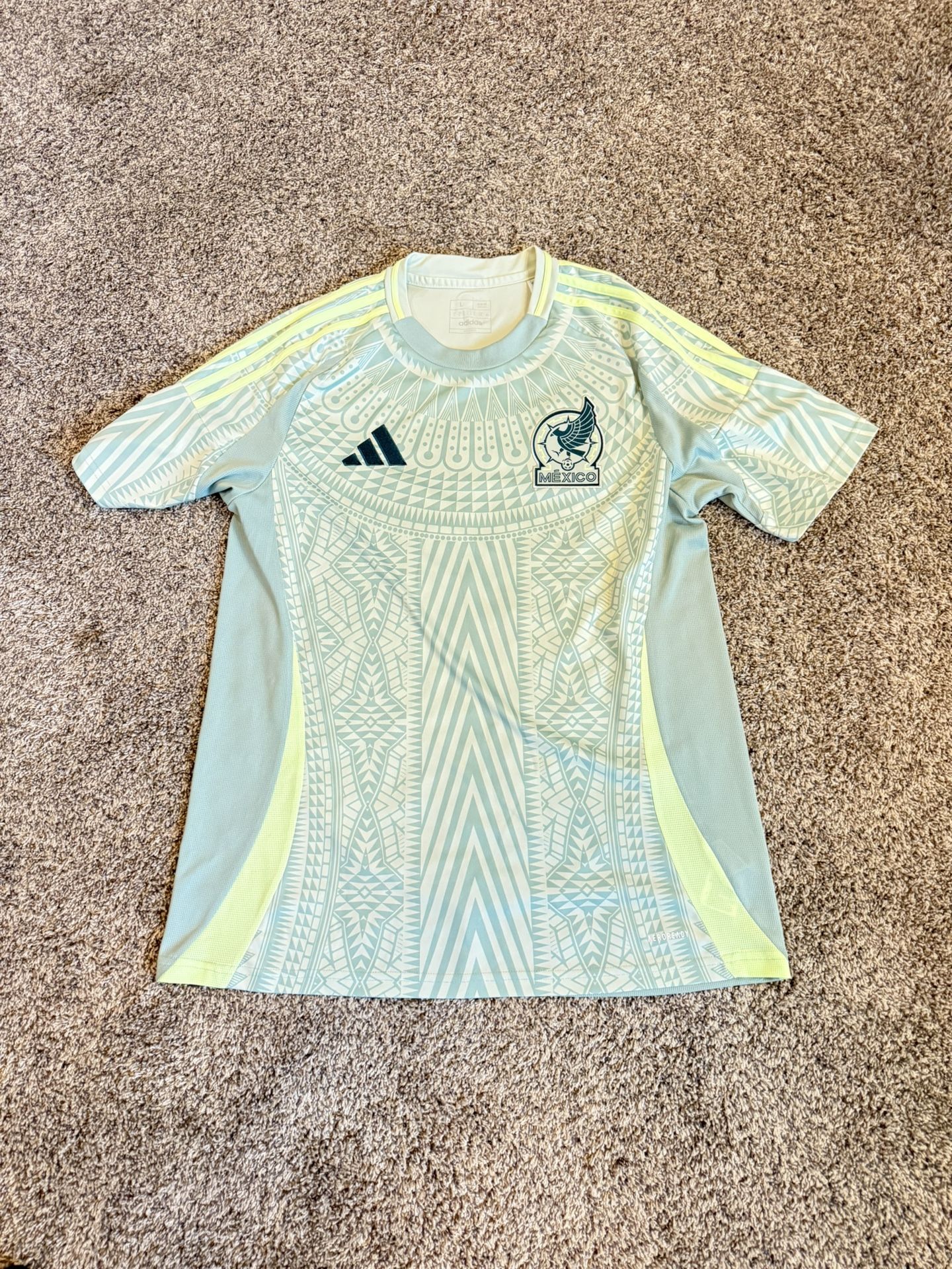 Adidas Mexico Men: Size Large