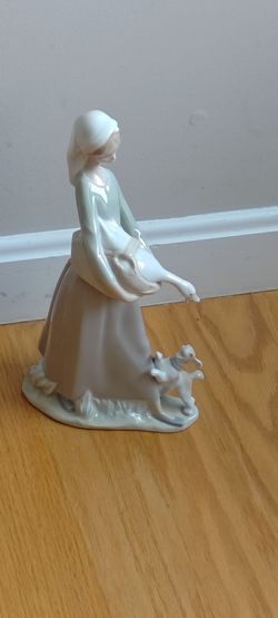 Lladro "Girl with Goose & Dog" #27 Figurine
