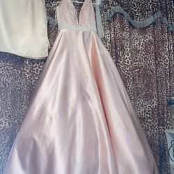 Quinceañera Pink Dress With The Pink Bouquet