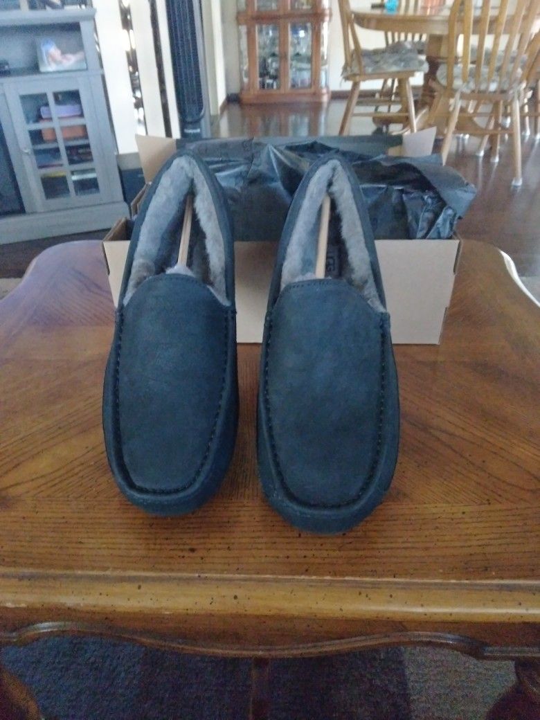 UGG