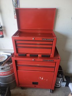 Task Force 26.5-in W x 43-in H 5-Drawer Steel Tool Cabinet (Red)