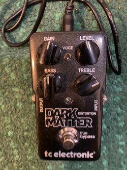 “Dark matter” guitar pedal (TC electronic)