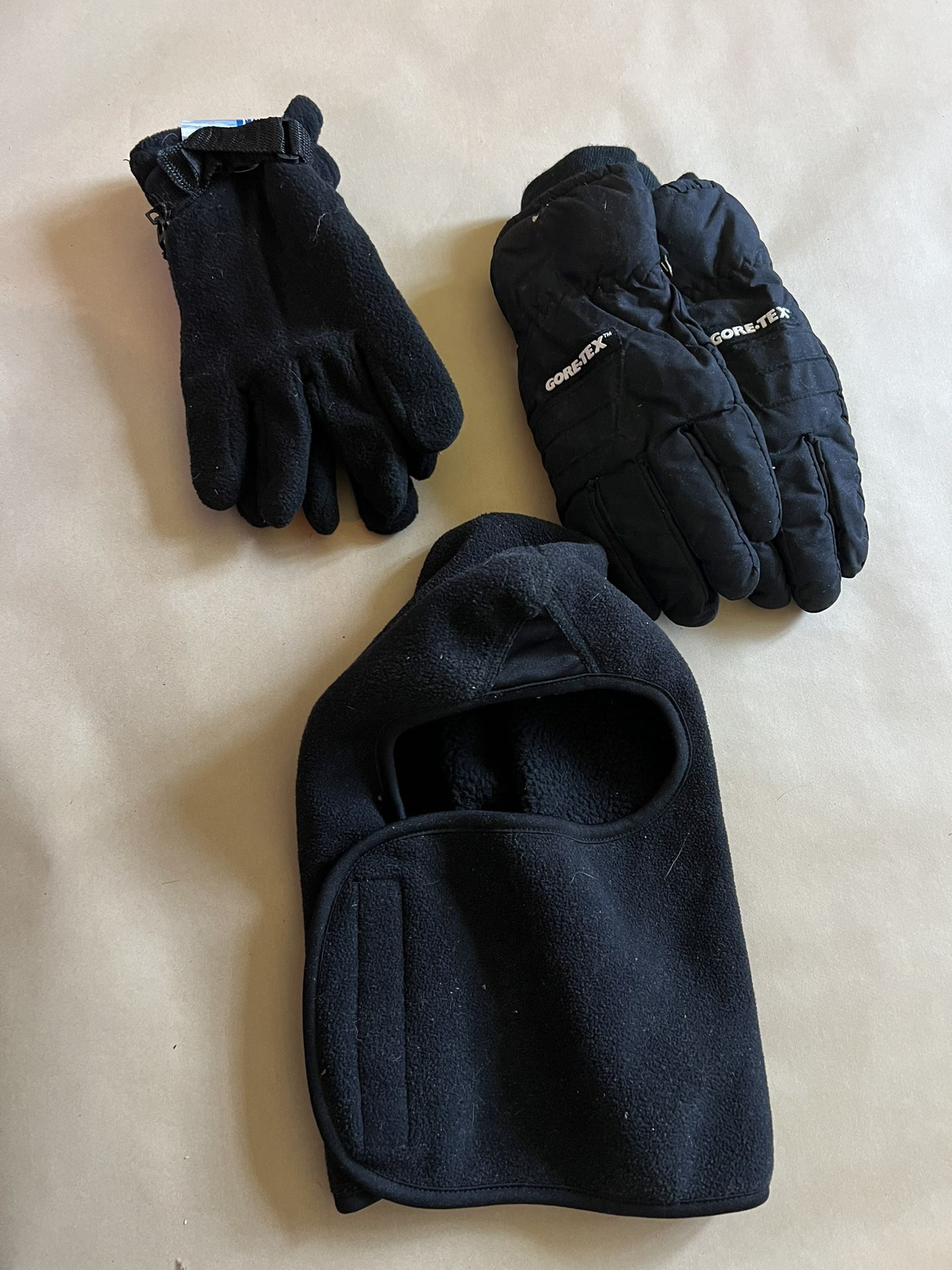 2 Winter Gloves And Winter Mask