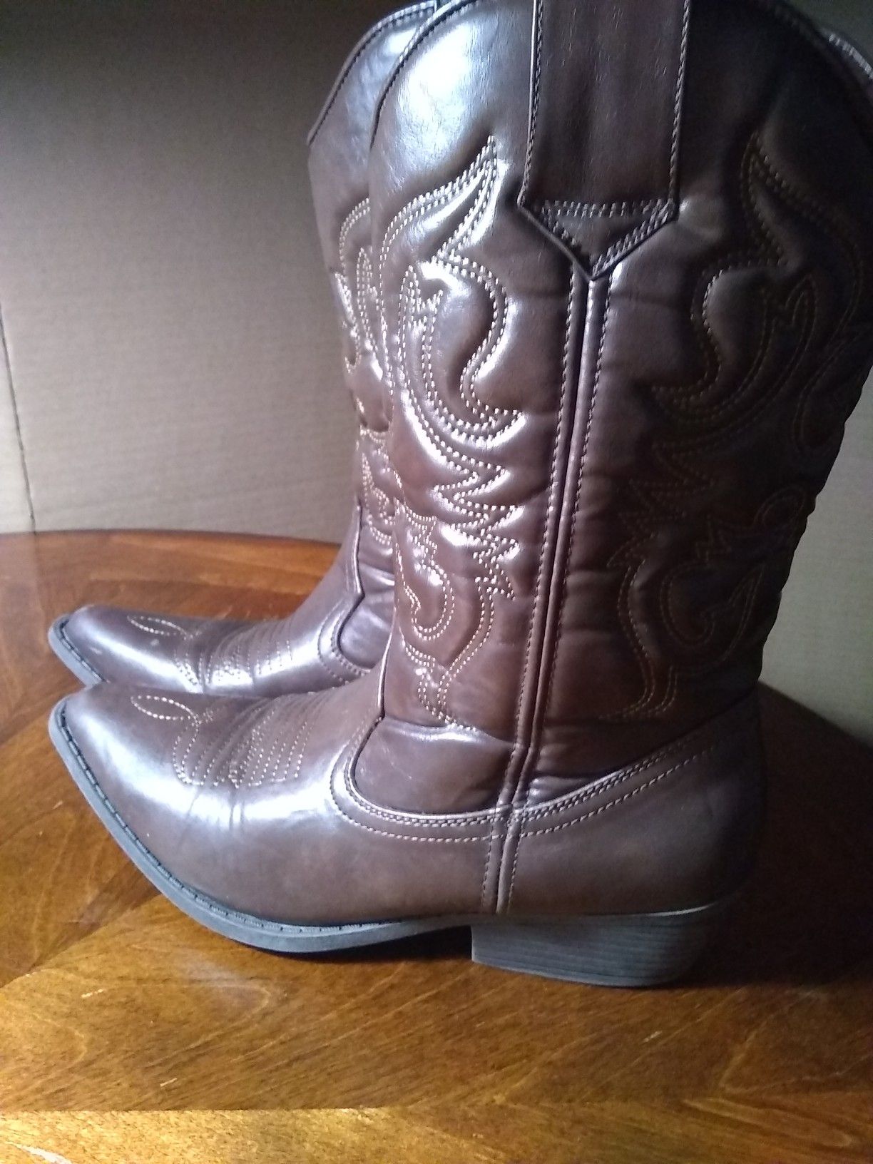 Brown Cow Girl Boots Size 8