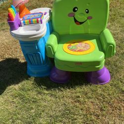 FISHER PRICE SONG AND STORY LEARNING CHAIR