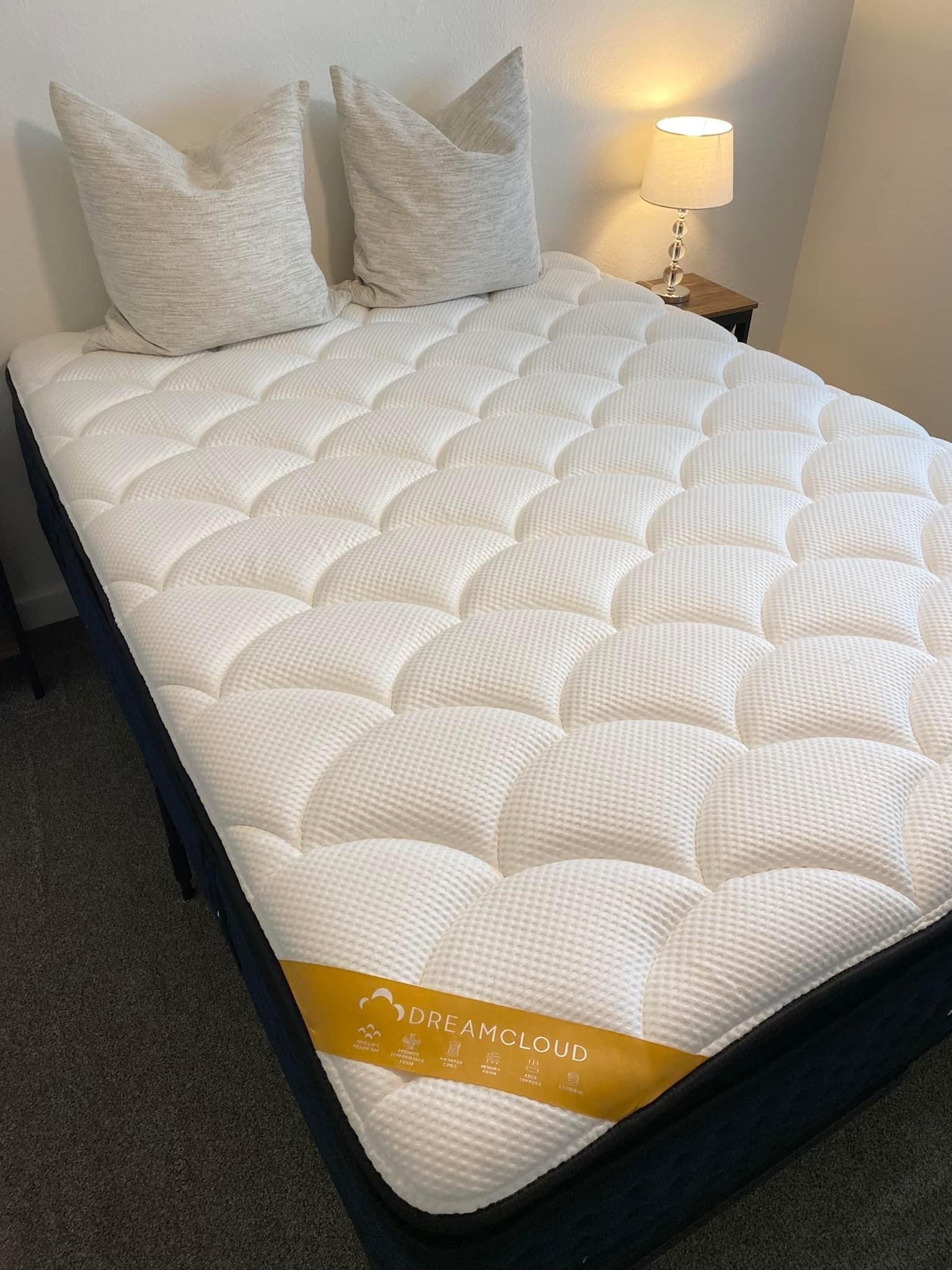 Queen Dreamcloud Premiere Rest Mattress for Sale in Conway, AR OfferUp