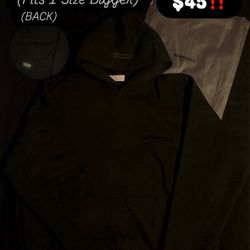 BLACK ESSENTIAL HOODE