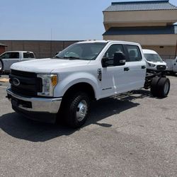 2017 Ford F350 Super Duty Crew Cab & Chassis