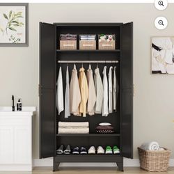 2 Closets