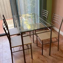 Dining table was four chairs