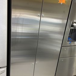 Whirlpool Refrigerator 